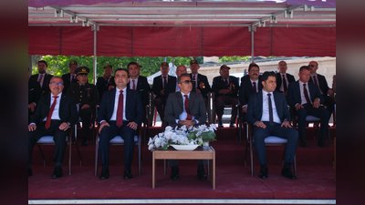 Karaman Valisi Çiçek, 19 Mayıs Kutlamalarına Katıldı, Sporculara Ödül Verdi