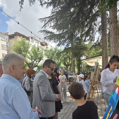 Karaman'da 'Minik Fırçalar' Sergisi Sanatseverlerle Buluştu