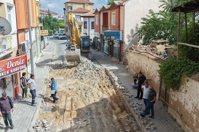 Karaman'da Ahmet Hilmi Birand Caddesi Baştan Sona Yenileniyor