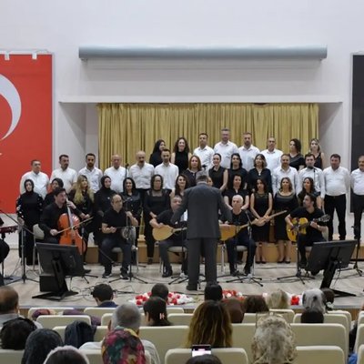 Karaman Milli Eğitim'den Öğretmenlerin Sanat Gecesi: Maarif Ekibi Sahnedeydi