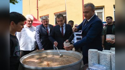 Karaman Valisi Çiçek ve Belediye Başkanı Kalaycı'dan Aşure İkramı ve Birlik Mesajı