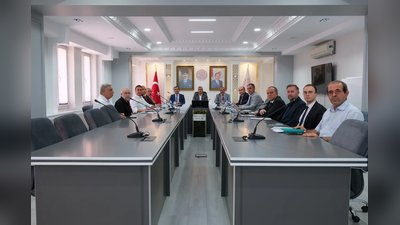 Karaman'da Yerel Kalkınma Hamlesi Değerlendirildi: Vali Çiçek'ten Önemli Vurgular