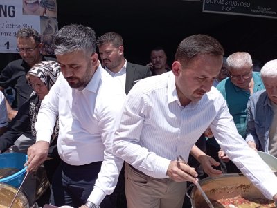 MHP ve Ülkü Ocakları Karaman'da Aşure İkramı Düzenledi