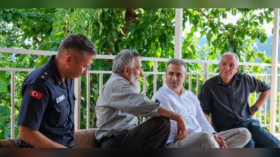Karaman Valisi Çiçek'ten Şehit Ailesine Ziyaret: "Devlet Her Zaman Yanınızda"