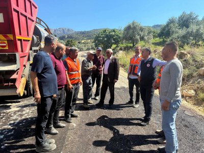 Karaman'da Bostanözü-Çukur-Bayır Grup Yolu Asfalt Çalışmaları İncelendi