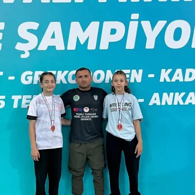 Ermenekli Güreşçiler Türkiye Şampiyonası'nda Zirveye Çıktı: Bir Altın, Bir Bronz