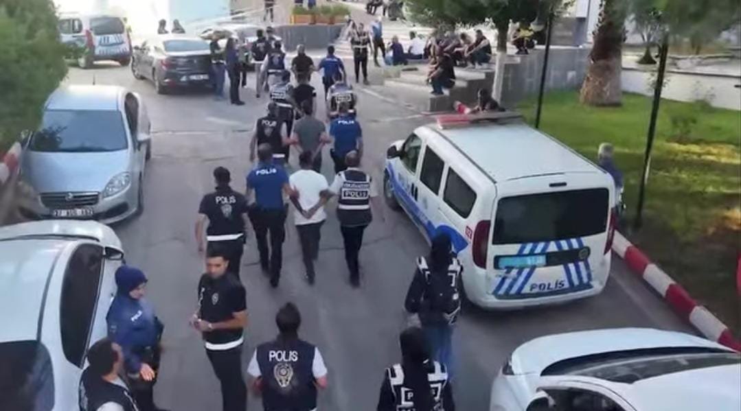 71 İlde Dev Uyuşturucu Operasyonu: 832 Kg Madde Ele Geçirildi, 844 Kişi Tutuklandı